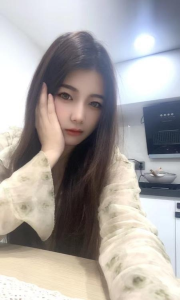 南村万博 肥臀妹子懒懒