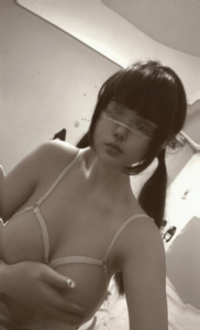 京京新疆女孩