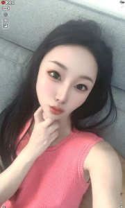 南站美女七七
