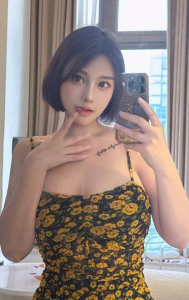 性感丰满大胸妹子