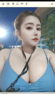 新街口巨乳妹子