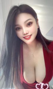 镜湖绿地小少妇
