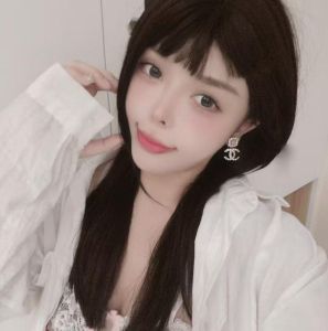 雨花区纯欲性感大胸美女