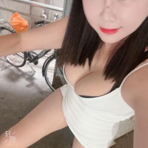体验夫子庙少妇小湿妹