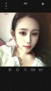 鼓楼地铁口小姐姐