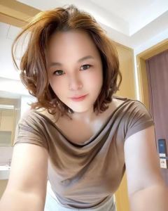 纯莞式夹b小骚妇
