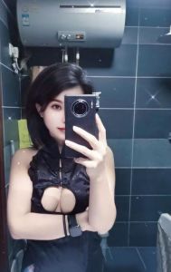 年轻有活力漂亮小伊伊