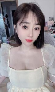 短发御姐艾琳