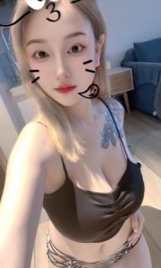 丰满大波妹露露