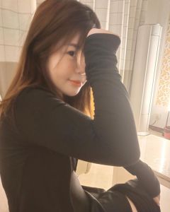 颜值女友感伊伊