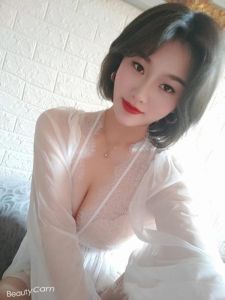 短发韵味风骚女郎