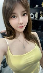 肤白大胸反差女友