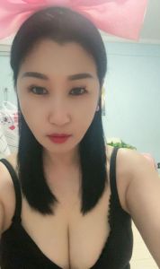 包夜大胸轻熟女