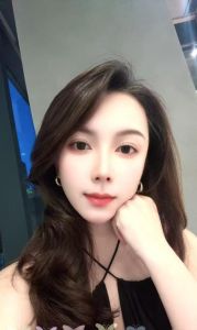 气质绝佳的美女伊伊
