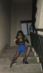 楼梯间小骚货