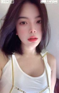 马群笑笑