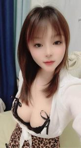 欢乐谷大胸姐姐