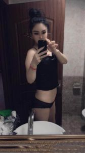 圆润挺翘小姐姐