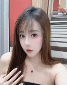 天然大胸御姐性感兼职