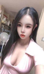 大胸水床妹纸