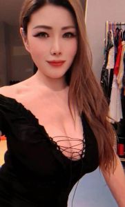光谷韵味少妇红唇