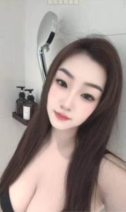 F奶服务热情人照合一