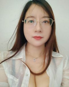 良家脸巨乳少妇