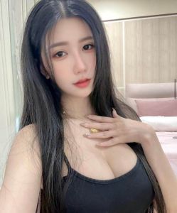可爱丰满大波妹