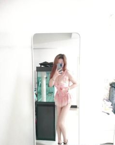 清纯嫩妹大奶长腿鱼儿