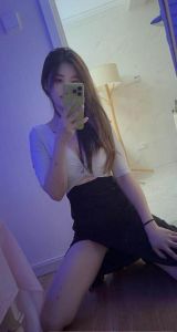 河南岸爱舌吻的少妇