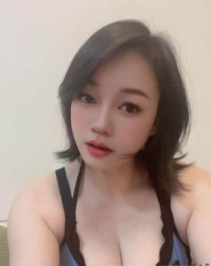 西站川渝大胸少妇
