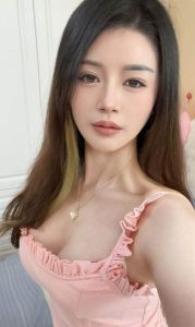 肤白大胸身材好一冉