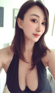 身材高挑大胸老师