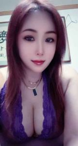 大奶泻火红玉
