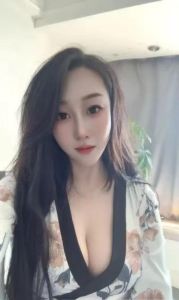 拉丝水床少妇琪琪
