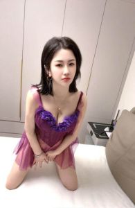 南站短发女神笑笑