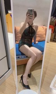 美腿短发姐姐