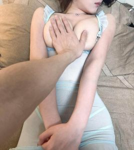 年轻小姐姐