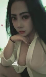 深喉骚妇