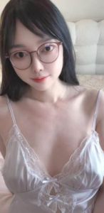 南山大胸眼镜m老师