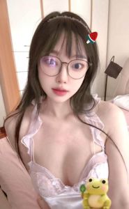 南山大胸眼镜m老师
