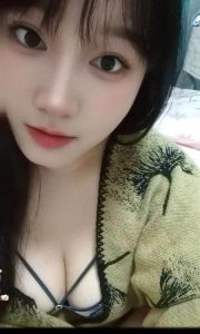 瑶海眼镜妹笑笑