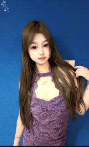 舌到饱的嫩妹萌萌