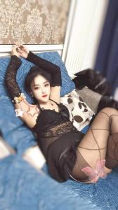 黑丝性感少妇