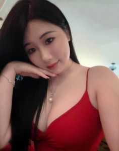 大胸蕾丝少妇