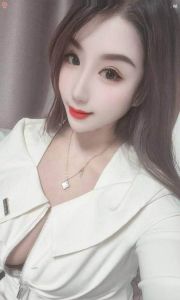 高挑大胸风骚妹子