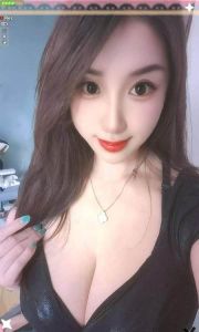 高挑大胸风骚妹子
