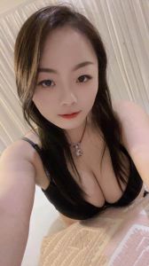 服务型大胸小妹