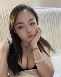 服务型大胸小妹