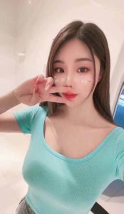 大E奶歪豆子